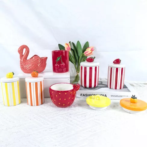 Keramično držalo za sveče v obliki cvetja in sadja Keramično držalo za sveče v obliki cvetja in sadja